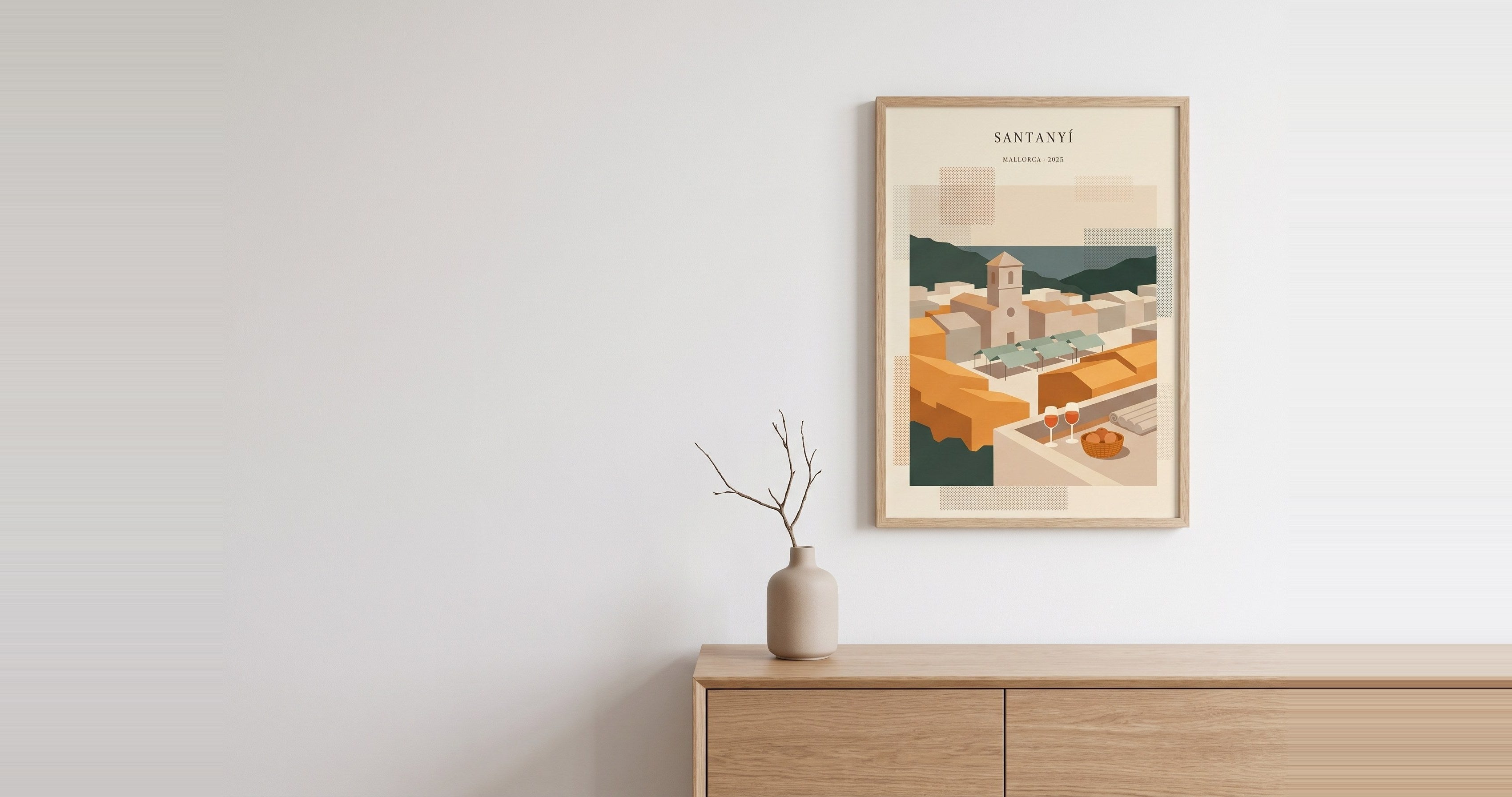 Gerahmter Echoa-Druck an einer Wand über einem Sideboard